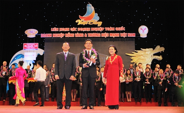 Dai-ichi Life Việt Nam vinh dự nhận Giải thưởng  Rồng Vàng liên tiếp 5 năm liền (2008 - 2012)