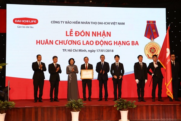 Dai-ichi Life Vietnam honourably receives the Third Class Labour Medal Award