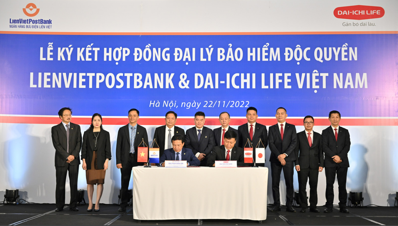 LienVietPostBank và Dai-ichi Life Việt Nam ký kết Hợp đồng độc quyền Kinh doanh Bảo hiểm liên kết ngân hàng 15 năm...