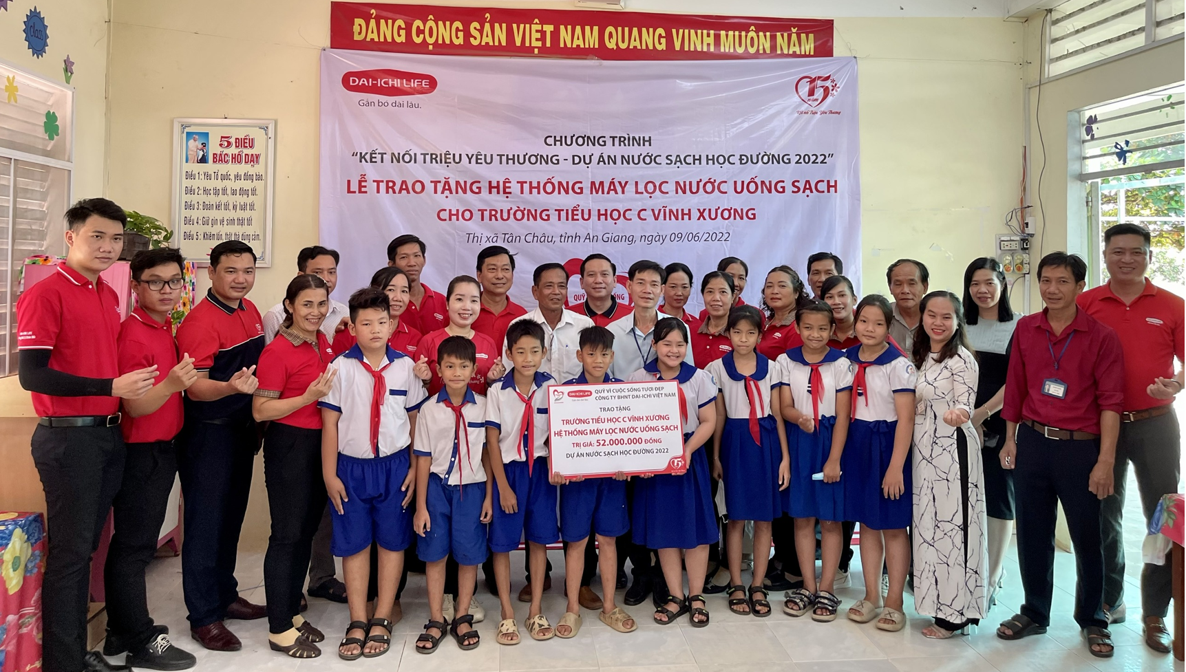 Dai-ichi Life Việt Nam triển khai chương trình “Kết nối Triệu Yêu Thương - Dự án Nước sạch học đường 2022” tại tỉnh An Giang...